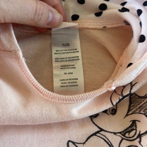 Minnie Mouse sweatsuit 🎀 - Picture 3 of 3